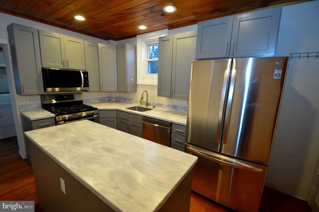 101 W UNION ST, Burlington, NJ 08016