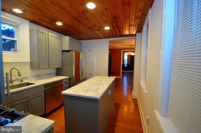 101 W UNION ST, Burlington, NJ 08016