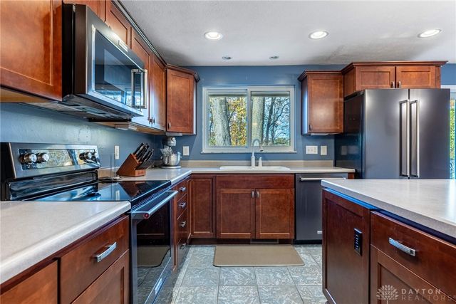 447 Greensboro Drive, Washington Twp, OH 45459