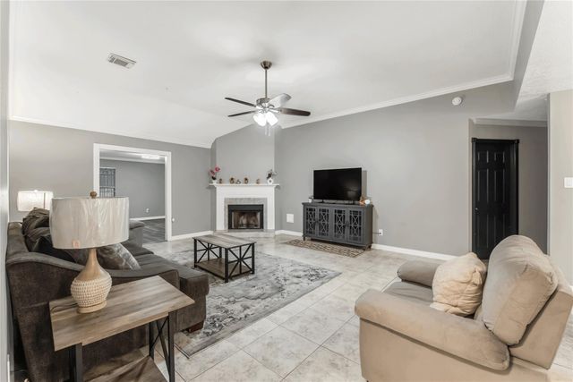 13751 Sablesprings Lane, Houston, TX 77014