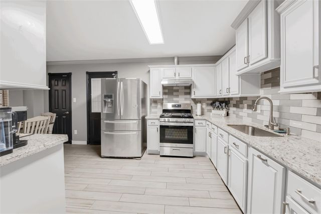 13751 Sablesprings Lane, Houston, TX 77014