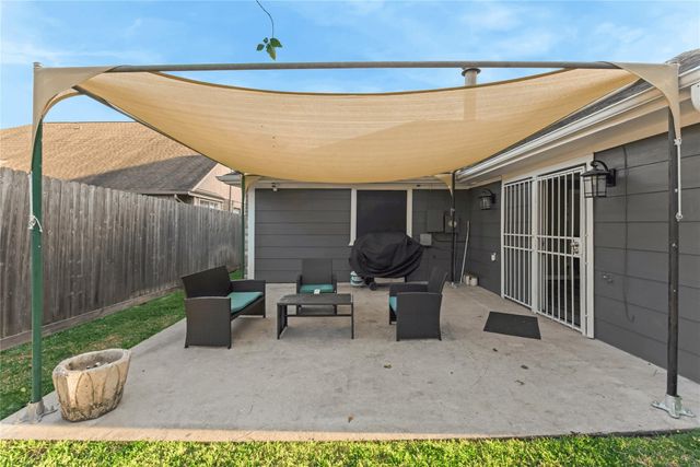 13751 Sablesprings Lane, Houston, TX 77014