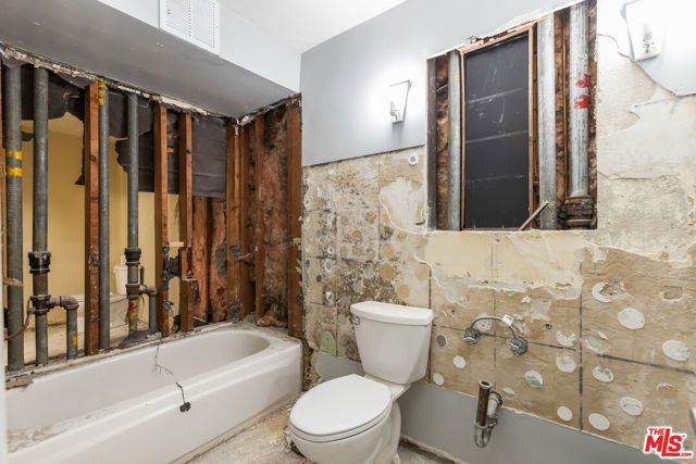 848 N Kings Road 208, West Hollywood, CA 90069