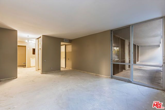 848 N Kings Road 208, West Hollywood, CA 90069