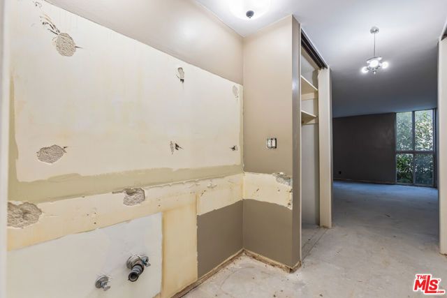 848 N Kings Road 208, West Hollywood, CA 90069