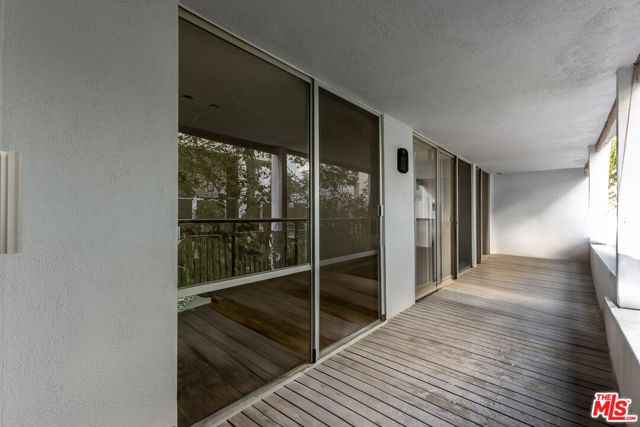 848 N Kings Road 208, West Hollywood, CA 90069