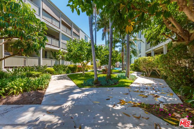 848 N Kings Road 208, West Hollywood, CA 90069