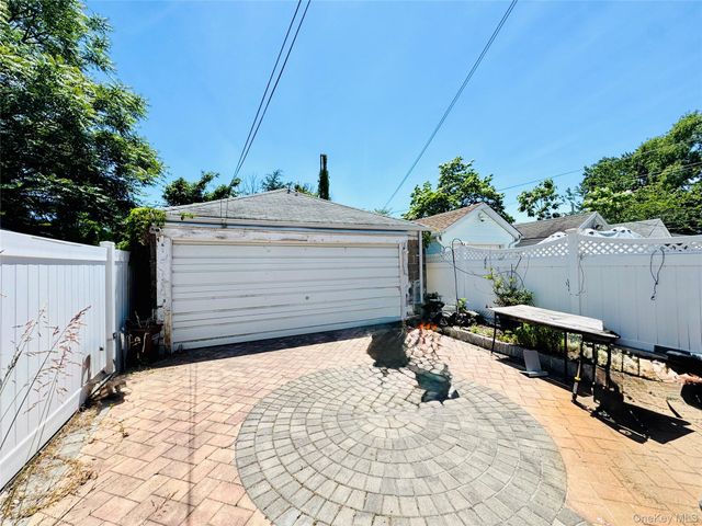 62-20 80th Road, Glendale, NY 11385