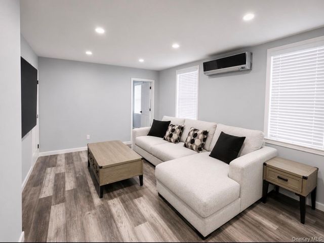 62-20 80th Road, Glendale, NY 11385