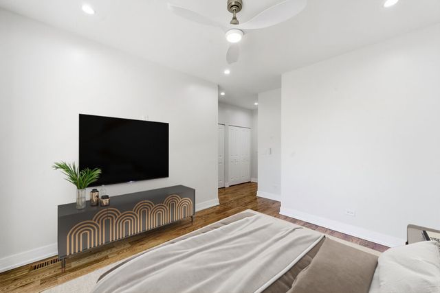 618 N Avers Avenue, Chicago, IL 60624