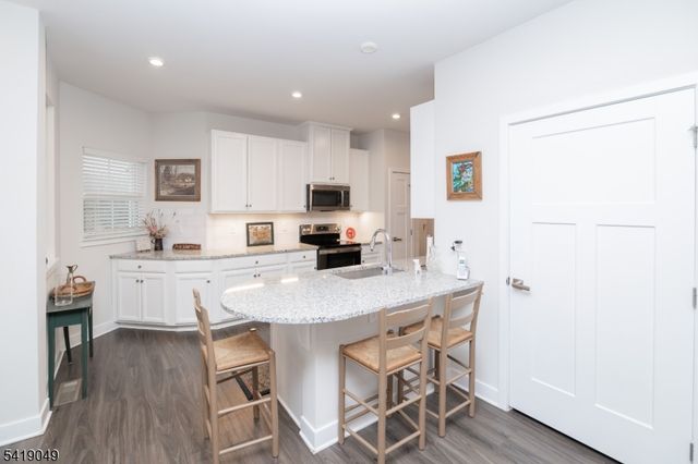 35 Sparrowhawk St, Washington Twp., NJ 07882