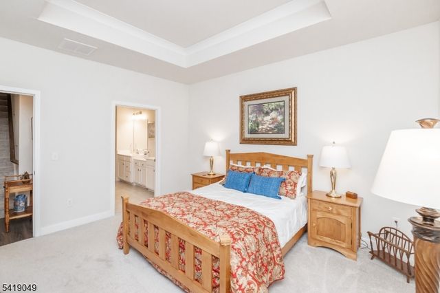 35 Sparrowhawk St, Washington Twp., NJ 07882