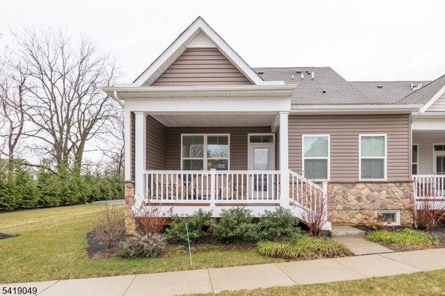 35 Sparrowhawk St, Washington Twp., NJ 07882