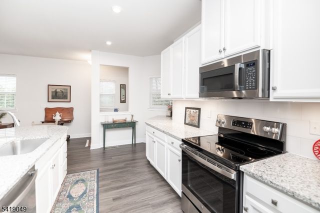 35 Sparrowhawk St, Washington Twp., NJ 07882