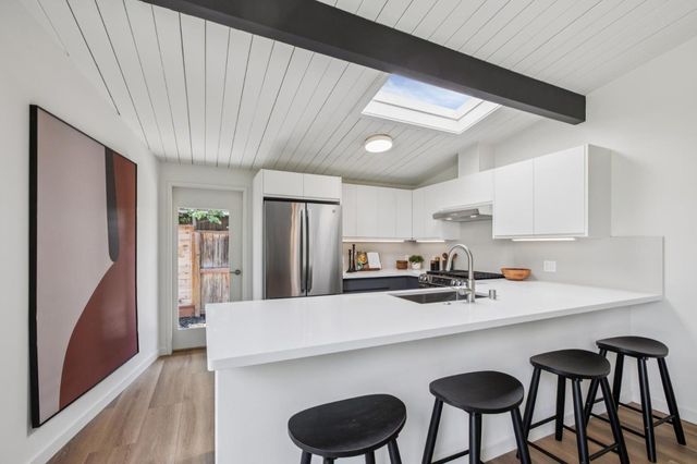 2731 Greer Road, Palo Alto, CA 94303