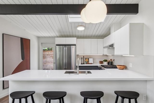 2731 Greer Road, Palo Alto, CA 94303