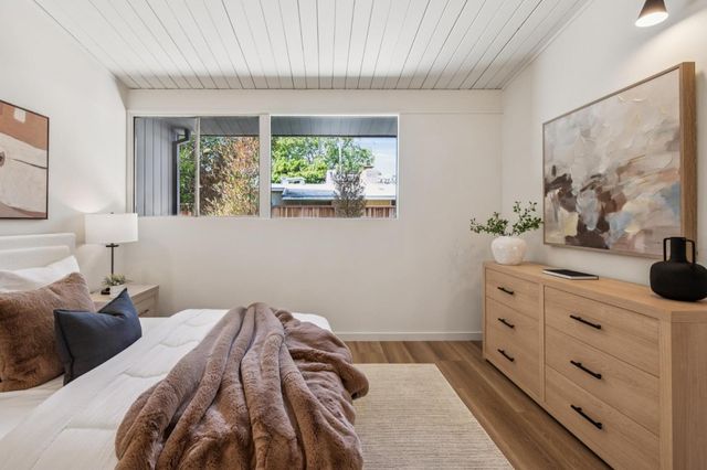 2731 Greer Road, Palo Alto, CA 94303