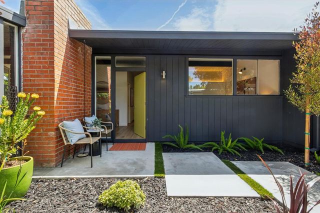 2731 Greer Road, Palo Alto, CA 94303