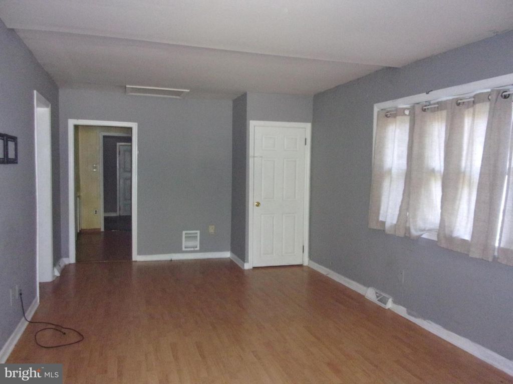 223 CYPRESS AVE, Lindenwold, NJ 08021