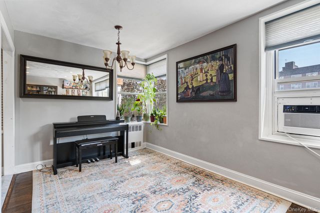 209-15 18th Avenue 3D, Bayside, NY 11360