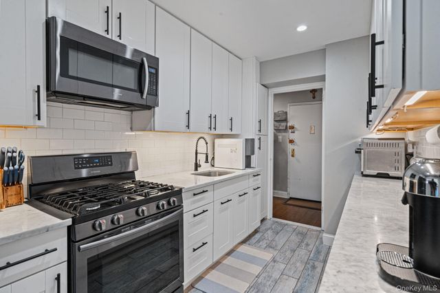 209-15 18th Avenue 3D, Bayside, NY 11360