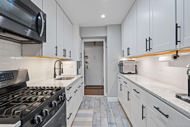 209-15 18th Avenue 3D, Bayside, NY 11360