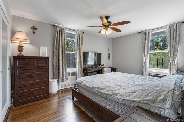 209-15 18th Avenue 3D, Bayside, NY 11360