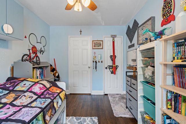 209-15 18th Avenue 3D, Bayside, NY 11360