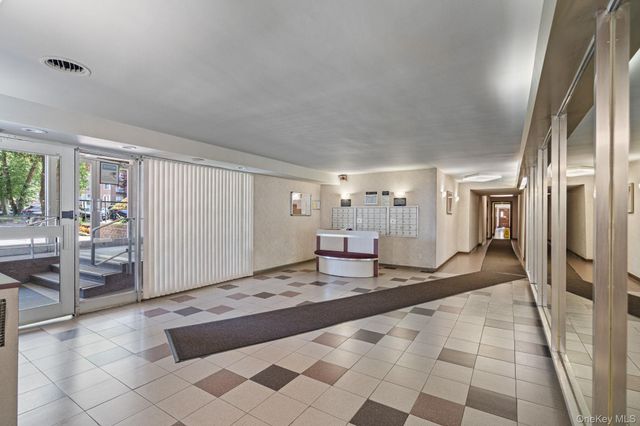 209-15 18th Avenue 3D, Bayside, NY 11360