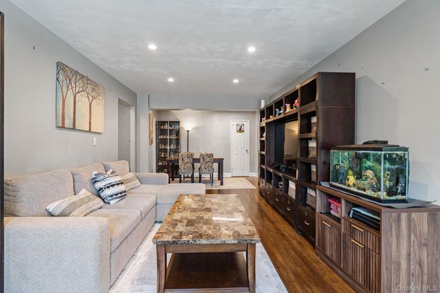 209-15 18th Avenue 3D, Bayside, NY 11360