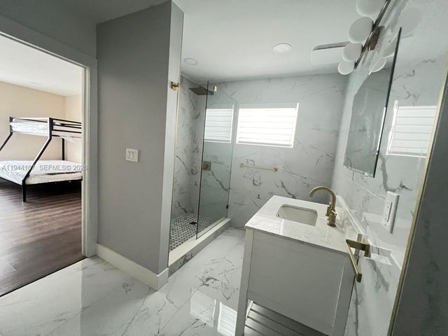 945 79th Ter 2, Miami Beach, FL 33141