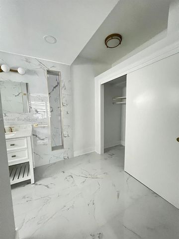 945 79th Ter 2, Miami Beach, FL 33141