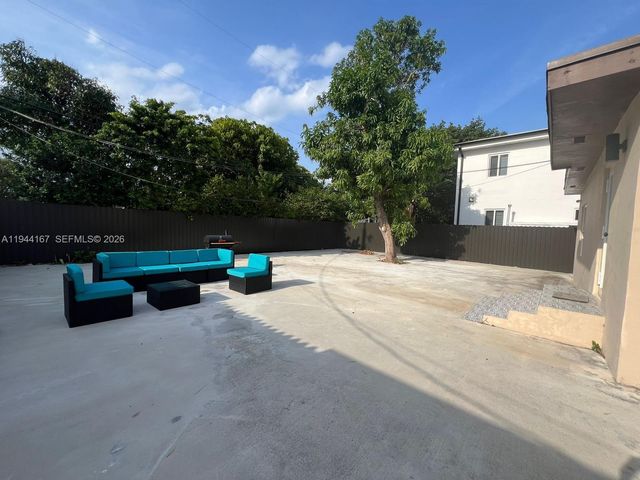 945 79th Ter 2, Miami Beach, FL 33141