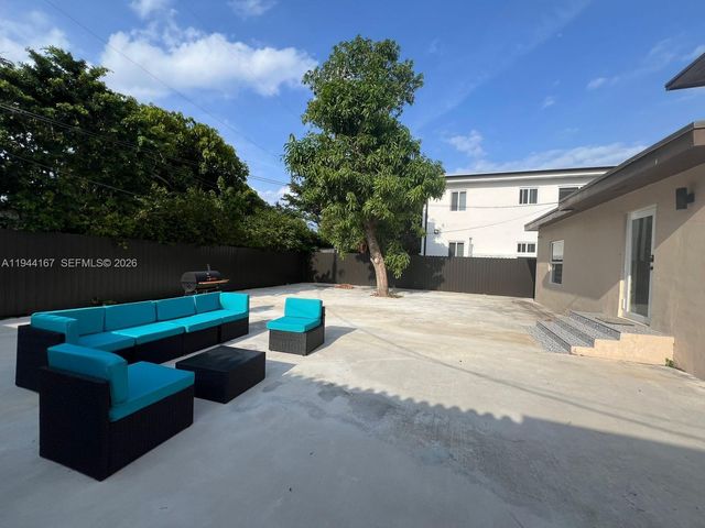 945 79th Ter 2, Miami Beach, FL 33141