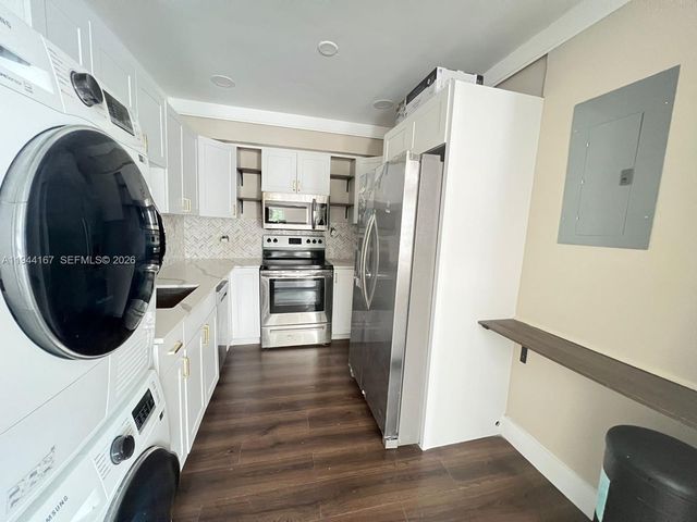 945 79th Ter 2, Miami Beach, FL 33141