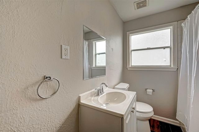 1510 Walton Street, Houston, TX 77009