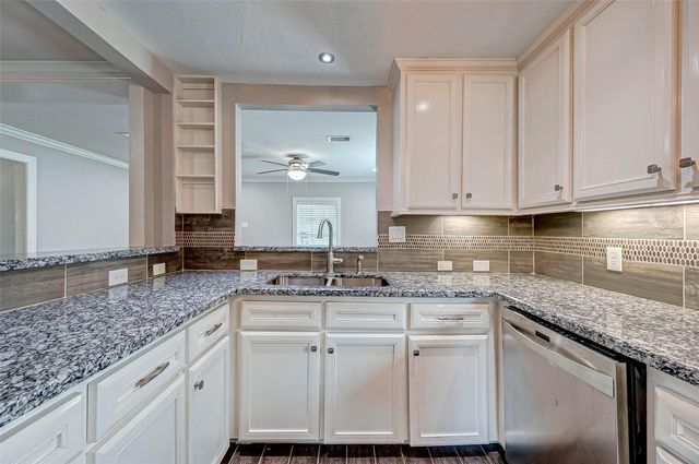 1510 Walton Street, Houston, TX 77009