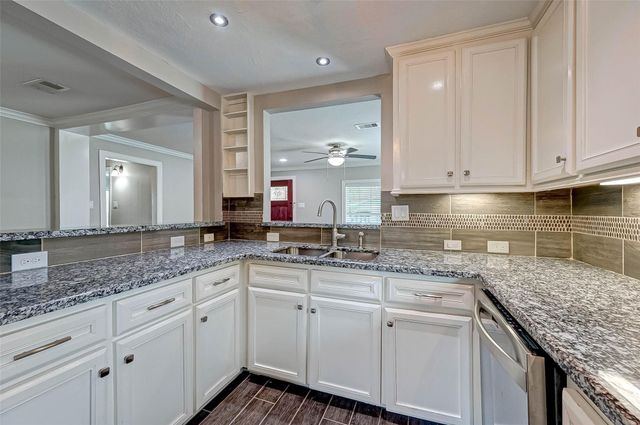 1510 Walton Street, Houston, TX 77009