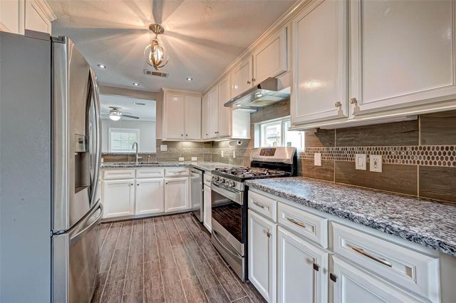 1510 Walton Street, Houston, TX 77009