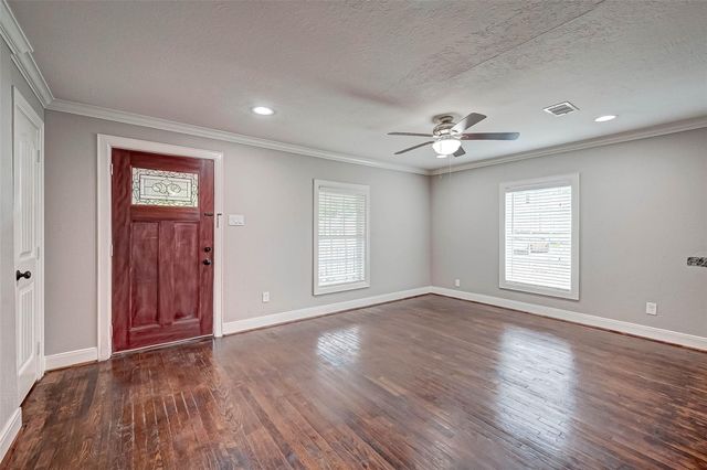 1510 Walton Street, Houston, TX 77009
