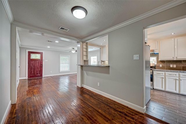 1510 Walton Street, Houston, TX 77009