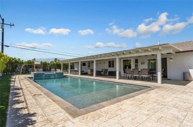 2230 N Volturno Road, Palm Springs, CA 92262