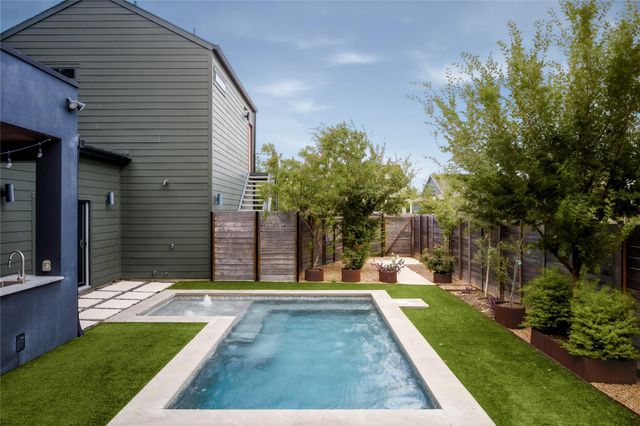 1001 Scenic DR, Georgetown, TX 78626