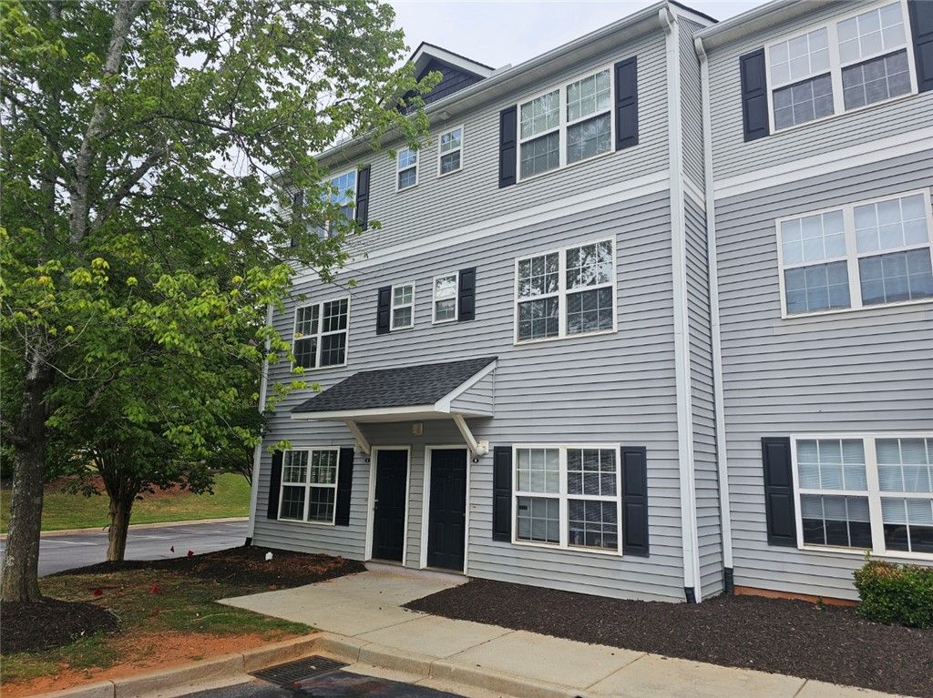 120 University Village Drive A, Central, SC 29630