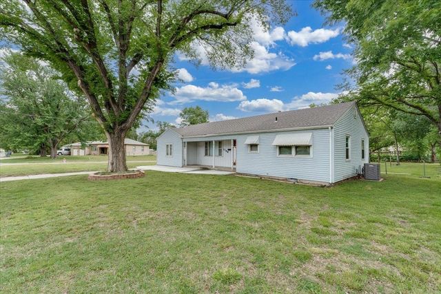 1768 N RICHMOND DR., Wichita, KS 67203