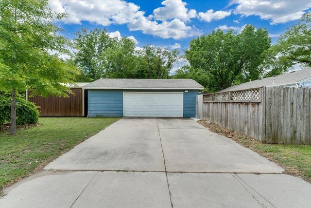 1768 N RICHMOND DR., Wichita, KS 67203