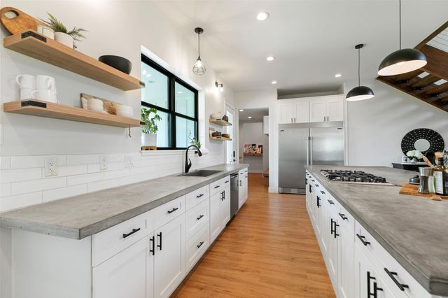 1400 Hicks Street, Tomball, TX 77375