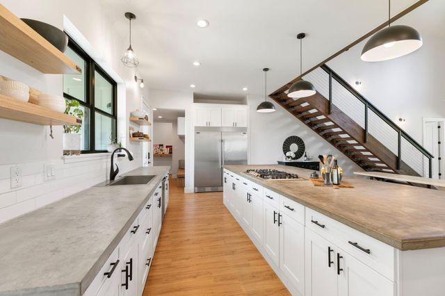 1400 Hicks Street, Tomball, TX 77375