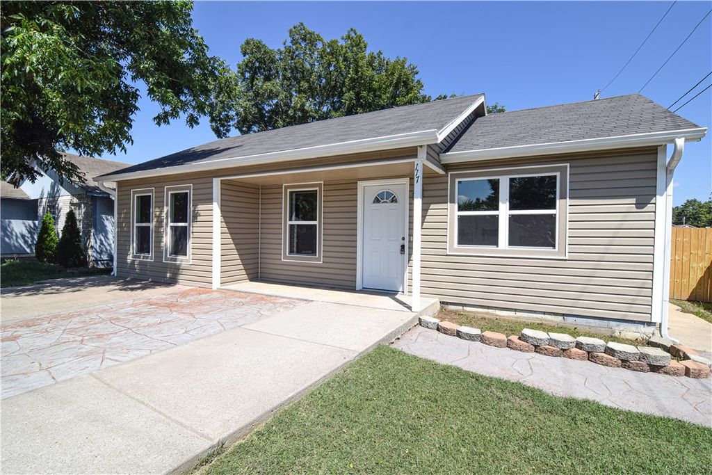 117 E Veterans Parkway, Rogers, AR 72756
