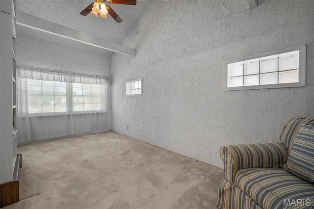 8618 Spoon Drive, St Louis, MO 63132